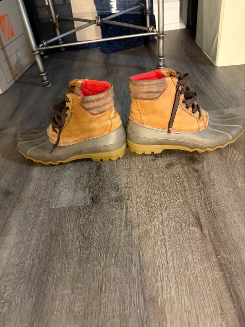 Sperry Lace Up Duck Boots - M8.5 *Fit closer to a 9*